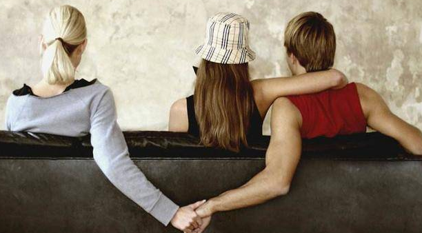 成都婚外情调查取证公司：为了离婚，该不该承认出轨？